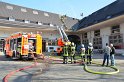 Feuer 3 Dachstuhlbrand Koeln Rath Heumar Gut Maarhausen Eilerstr P387